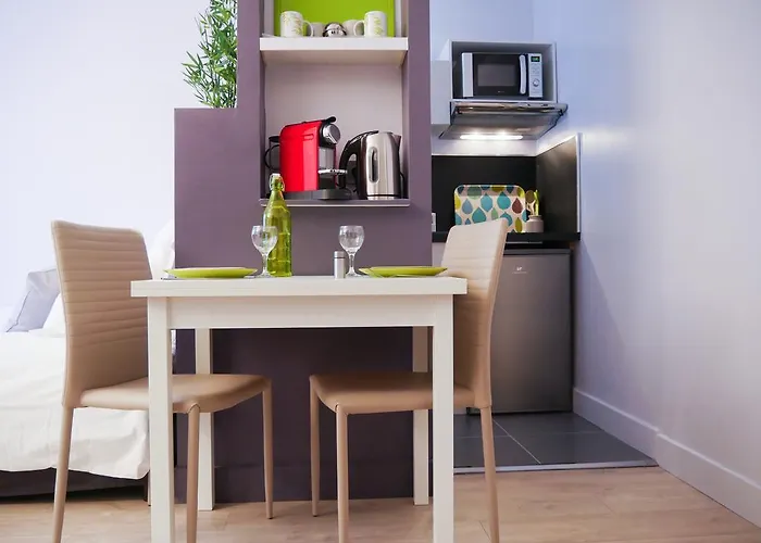 普尔潘天顶斗牛场尊贵一室公寓